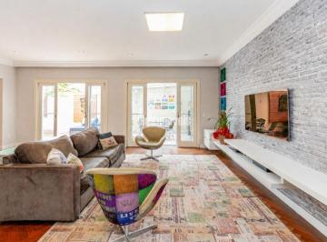 Casa · 247m² · 4 Quartos · 2 Vagas · Casa em Condomínio 4 Suítes 2 Vagas Cobertas no Alto da Boa Vista!