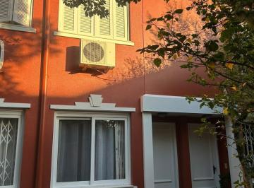 Casa · 110m² · 3 Quartos · 2 Vagas · Casa condomínio 3 quartos, sendo 1 suíte, hidro e closet, 2 vagas