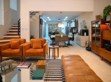 Casa · 255m² · 3 Quartos · 4 Vagas · Casa de Condomínio à venda com 3 suítes 2 vagas cobertas e 2 descobertas na Vila