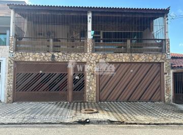 Casa · 423m² · 4 Quartos · 6 Vagas · Lindo Sobrado no Jardim das Flores