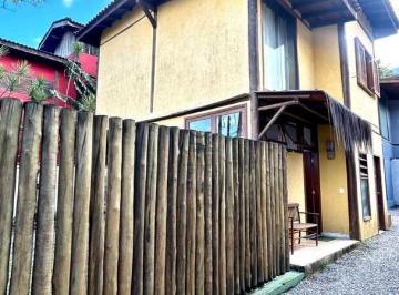 Casa · 200m² · 2 Quartos · 3 Vagas · Imóvel disponível para venda em ótima localização a 150 metros da praia