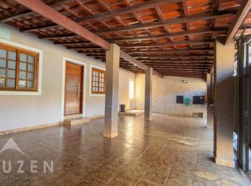 Garagem para 3 carros · Casa à Venda Bragança Paulista | Piscina, Jacuzzi e Sauna
