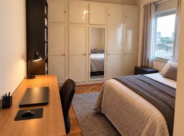 DORMITORIO-COM-ARMARIO · Apartamento aconchegante na Cidade Baixa – 1 dormitório