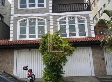Casa · em São Geraldo  -  Poços de Caldas