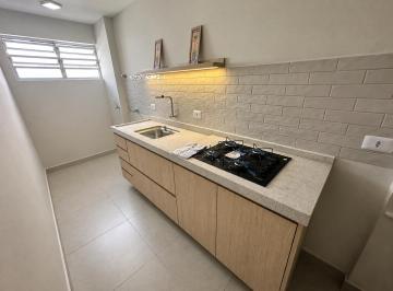 Cozinha · Apto na Aclimação - Reformado - 3 min metrô Vergueiro