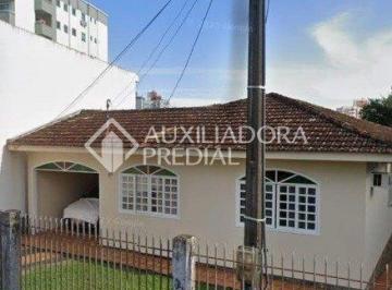 Casa · 342m² · 3 Quartos · 1 Vaga · Pátio, frutas e paz: Sua casa de campo na cidade.