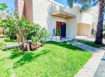 Casa · 291m² · 4 Quartos · 2 Vagas · Imóvel em Cachoeira do Bom Jesus - Oportunidade Única!