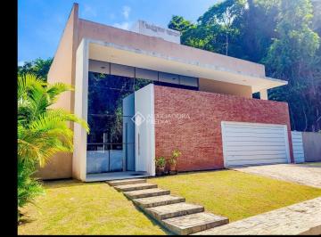 Casa · 245m² · 3 Quartos · 2 Vagas · Casa em Condomínio Fechado, Cachoeira do Bom Jesus (A 650m da Praia)