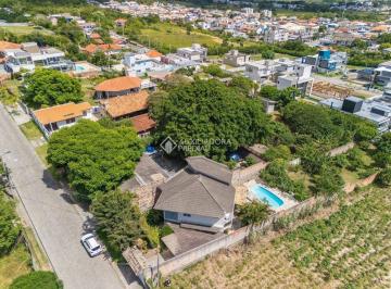 Casa · 150m² · 3 Quartos · 3 Vagas · Refúgio Exclusivo com Vista Mar nos Ingleses ? Espaço, Natureza e Privacidade em um Terreno de 1.930