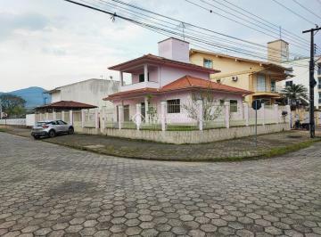 Casa · 1450m² · 3 Quartos · 2 Vagas · Casa com 3 dormitórios no Centro de Santo Amaro