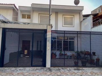 Casa · 172m² · 3 Quartos · 2 Vagas · VENDE Casa de Vila em Campo Belo. Um refúgio elegante, com atmosfera acolhedora.