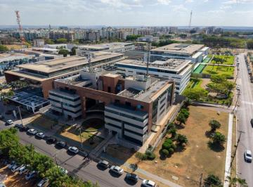 Comercial · 489m² · 6 Vagas · O movimento fica na empresa, não no corredor.