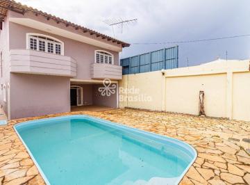 Casa · 240m² · 5 Quartos · 2 Vagas · Quadra 3 - Casa com 2 pavimentos e área gourmet no Sobradinho - DF