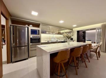 Apartamento · 140m² · 3 Quartos · 2 Vagas · Apartamento 3 Quartos com 3 Suítes e 140m² - Kobrasol