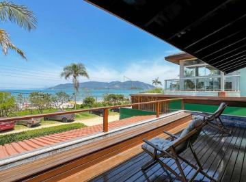 Casa · 270m² · 4 Quartos · 5 Vagas · Casa à Venda em Ubatuba no Condomínio Salga Lagoinha Frente Mar