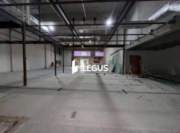 ad461ba3061d6af623154ed9882236a61fe46847 · Espaço comercial em localização estratégica na Avenida Henrique Schaumann