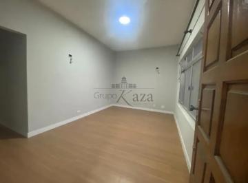 Casa · 300m² · 3 Quartos · 3 Vagas · Oportunidade - Casa - Jardim Santa Maria - Jacareí - 3 Dormitórios - 200m².