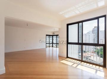 Apartamento · 177m² · 3 Quartos · 3 Vagas · Apartamento - Moema - 3 Suítes - 177m².
