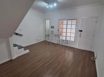 Casa · 117m² · 2 Quartos · 2 Vagas · Casa em Condomínio - Parque das Árvores - Jardim Califórnia - Jacareí - 2 Dormitórios - 107m².