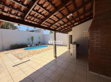 Casa · 195m² · 4 Quartos · 4 Vagas · Casa residencial com 4 quartos sendo 2 suítes disponível para locação no bairro Cidade Jardim em Ube