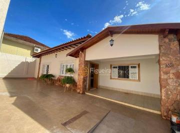 88c8eac11dacf5068517425c4a7b04048342cf6f · Casa com 5 dormitórios à venda, 247 m² por R$ 1.000.000,00 - Centro - Barretos/SP