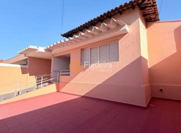 2f26a294450f7d28cdbe0dcc19b5f1fcb4074590 · Casa com 5 dormitórios para alugar, 184 m² por R$ 2.070,00/mês - Centro - Barretos/SP