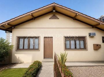 Casa · 500m² · 9 Quartos · 3 Vagas · Casa com 7 Quartos com renda de locação na Vila Nova - Blumenau/SC