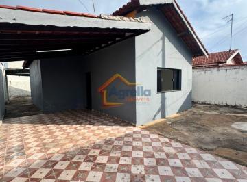 Casa · 80m² · 2 Quartos · 2 Vagas · CASA RECÉM-REFORMADA COM AMPLO QUINTAL E EXCELENTE POTENCIAL