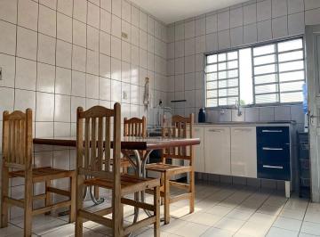 Casa · 194m² · 3 Quartos · 2 Vagas · Casa para venda em Jardim Baronesa de 194.00m² com 3 Quartos e 2 Garagens