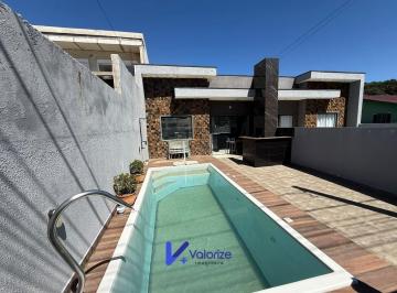 Casa · 58m² · 2 Quartos · 1 Vaga · Casa com Piscina e Suíte a Venda Gaivotas