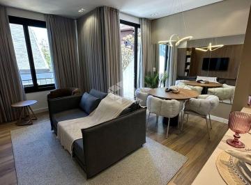 Apartamento · 56m² · 1 Quarto · 1 Vaga · Apartamento 1 dormitório com sacada 56,34m², 1 vaga, no Centro de Gramado.