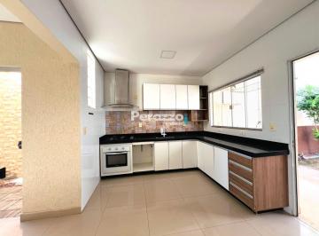 Casa · 200m² · 3 Quartos · 2 Vagas · LOCADO!