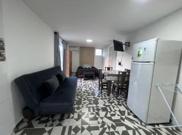 Casa de 1 quarto, Bombinhas · Flat mobiliado para locação Anual em Bombinhas SC