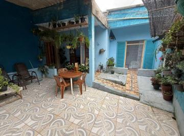 Casa de 3 quartos, Itanhaém · Casa com piscina e 3 quartos em Itanhaém.