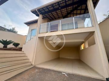 Casa · 216m² · 3 Quartos · 2 Vagas · casa 3 quartos