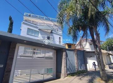 Comercial · 870m² · 5 Vagas · Prédio com 3 apartamentos