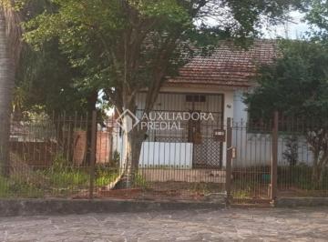 Casa · 60m² · 2 Quartos · Terreno de esquina com 296m²