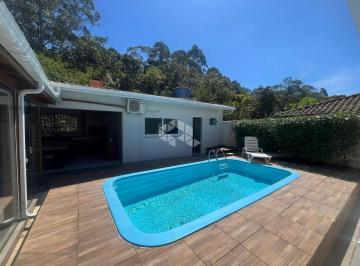 Photo 1 · CASA SEMIMOBILIADA COM 3 QUARTOS, SENDO 2 SUÍTES, EM SANTA MÔNICA