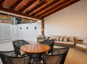 Casa · 126m² · 3 Quartos · 2 Vagas · Compre casa a 50 metros da praia de Mariscal, Bombinhas SC
