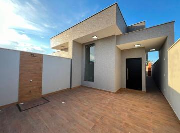 Casa de 2 quartos, Peruíbe · Casa com piscina e área gourmet em Peruíbe.
