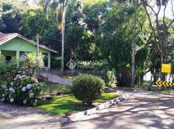 Casa · 277m² · 5 Quartos · 3 Vagas · Casa em terreno amplo e diferenciado no São Lourenço