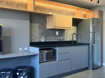 Apartamento · 30m² · 1 Quarto · Loft mobiliado moderno na Cidade Baixa, pronto para morar ou investir.