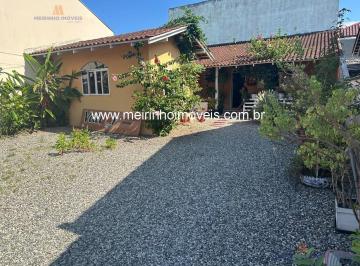 Foto 01 · Casa 1 dormitório no Adhemar Garcia - com varanda e ótima localização - Joinville/SC