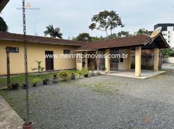 Foto 01 · Imóvel com 2 casas, piscina e terreno de 825 m² no Itinga - Joinville/SC