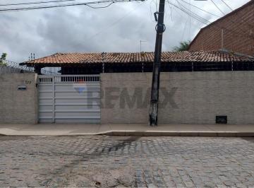Casa · 221m² · 3 Quartos · 3 Vagas · Linda Casa com Piscina e Amplo Espaço no Conjunto Parque dos Coqueiros – Nossa Senhora da Apresentaç