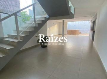 Casa · 375m² · 3 Quartos · 2 Vagas · Casa com 3 suítes e escritório no Jardim Karaíba em Uberlândia