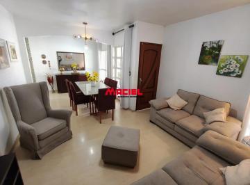 Casa · 121m² · 3 Quartos · 4 Vagas · Casa térrea vista verde próximo ao centro comercial