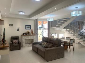 Casa · 500m² · 4 Quartos · 5 Vagas · Condomínio Residencial Jaguary - 500m² - 4 Suítes