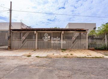 Casa · 200m² · 4 Quartos · 3 Vagas · QI 6 | Casa 200 m² - Varanda - Armários planejados - Garagem coberta | Guará
