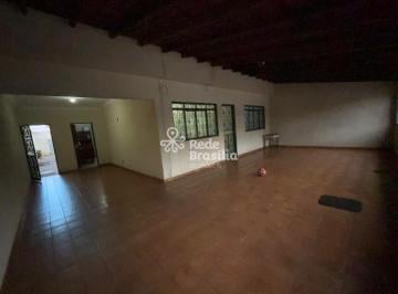 Casa · 240m² · 6 Quartos · 5 Vagas · Quadra 34 | Oportunidade Única: 2 Casas de 3 Quartos no Mesmo Terreno | Gama